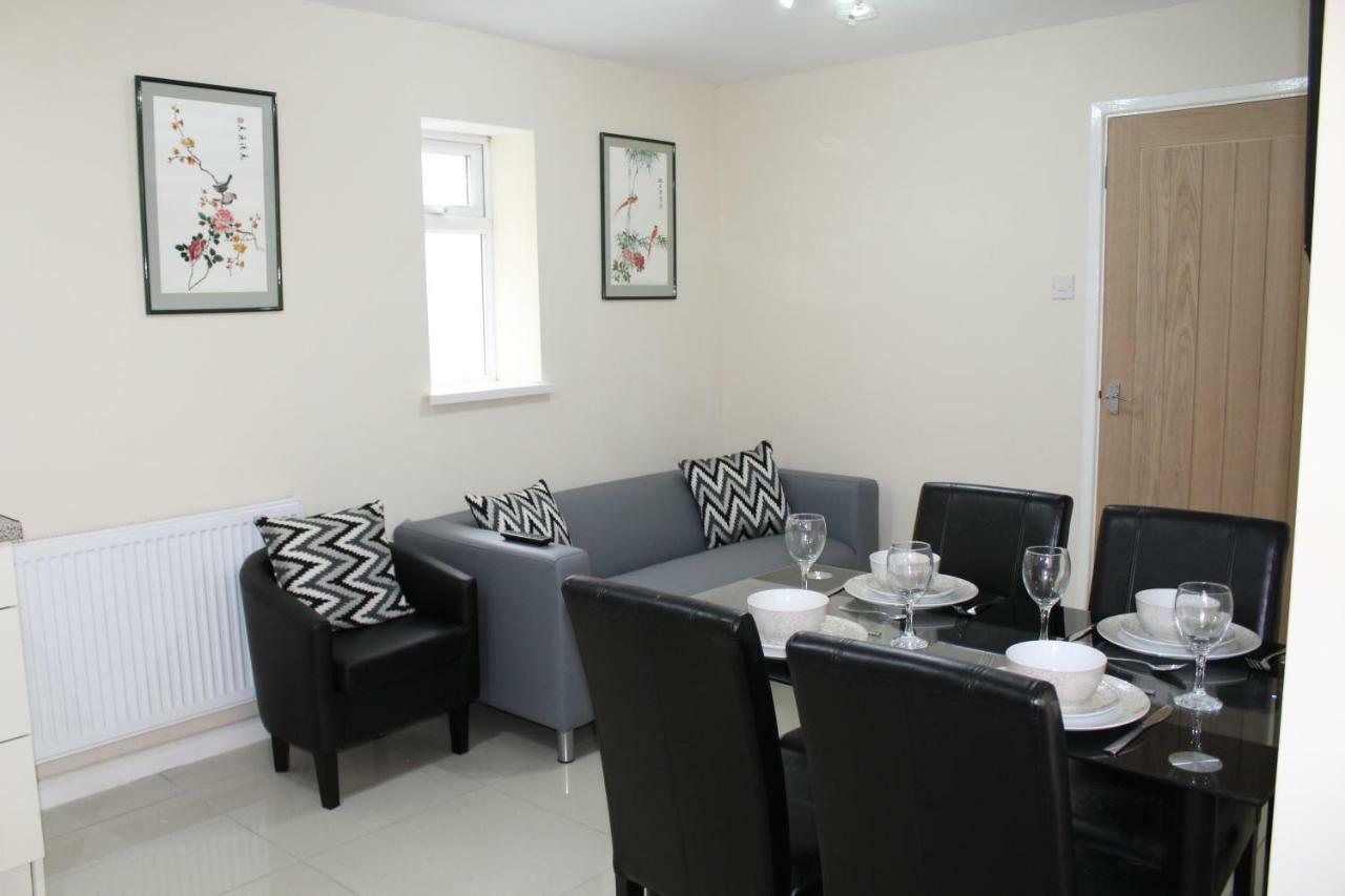 Van Apartments Caerphilly Exterior foto